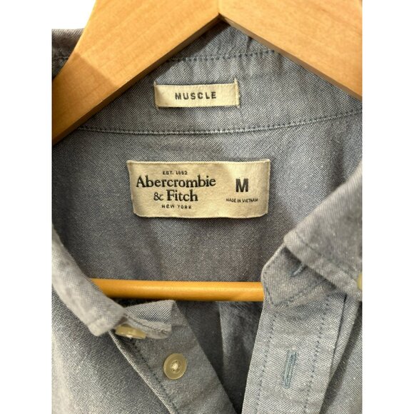 Abercrombie & Fitch Mens Light Blue Muscle Fit Button-Down Shirt Size M Preppy - Picture 3 of 6